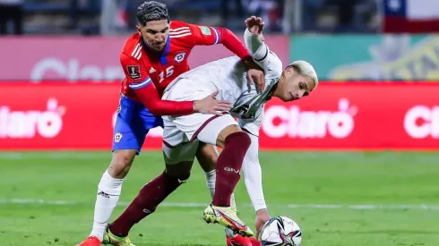 Diego Valdés guerreó y cumplió su mejor partido con la Roja ante Venezuela.