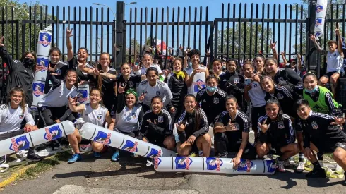 Las albas salieron a compartir con los hinchas en el arengazo previo al Superclásico