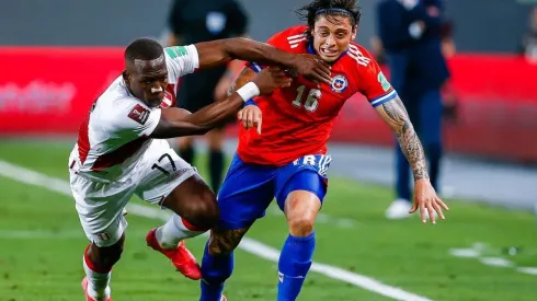 Montecinos hizo su estreno ante Perú