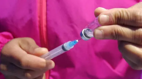 ¿Quiénes deben vacunarse este lunes 18 de octubre?