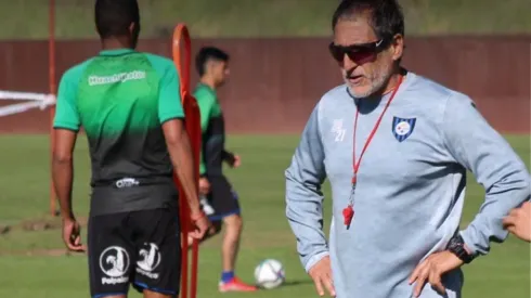 Mario Salas tuvo su primer día al mando de Huachipato