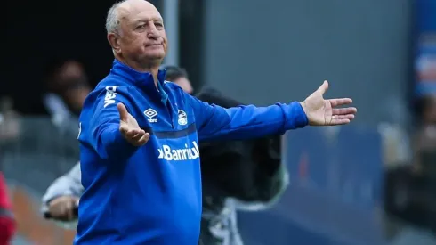 Scolari pudo enfrentar a Chile si aceptaba la oferta de Paraguay