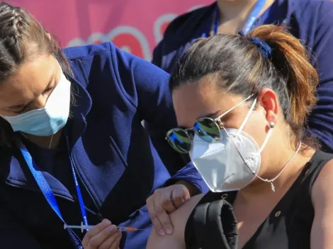 Vacunación Covid-19 | ¿Cuántos rezagados hay en Chile y específicamente en la Región Metropolitana?