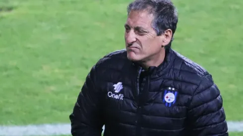 Mario Salas debutó con derrota en Huachipato ante Everton.