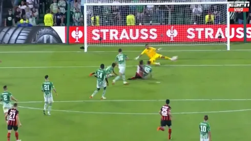 Claudio Bravo brilló al máximo con dos intervenciones fundamentales.