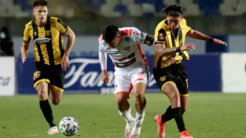 Arturo Fernández Vial venció y complicó aún más a Cobreloa.