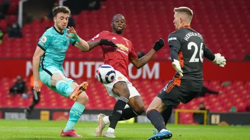 Liverpool y Manchester animan el Derbi del Noroeste de Inglaterra.