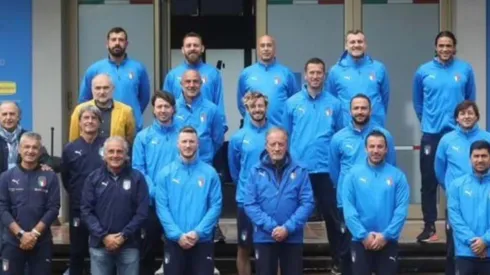 David Pizarro en la foto oficial de la Federación Italiana de Fútbol como entrenador
