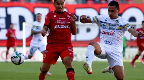 Ñublense y Everton protagonizaron un bonito partido con un entretenido primer tiempo.