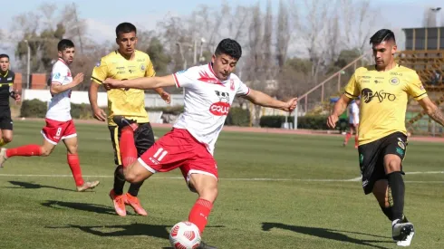 Lautaro de Buin y Deportes Valdivia animan uno de los duelos destacados de este fin de semana en la Segunda División.