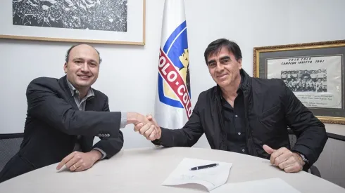 Gustavo Quinteros ha llevado a Colo Colo desde la disputa por la permanencia a convertirse en primer candidato al título del Campeonato Nacional