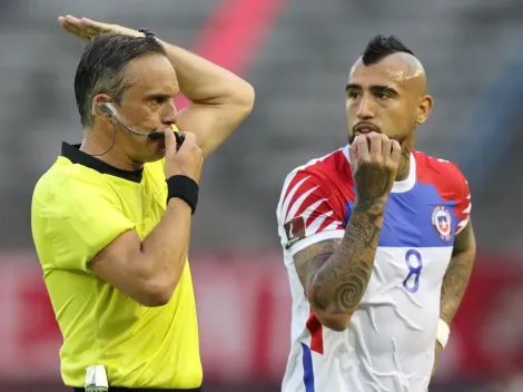 Árbitro que Vidal tildara de payaso dirige ante Paraguay