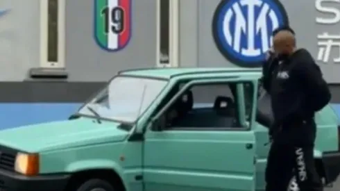 Arturo Vidal llegando al último entrenamiento del Inter previo al duelo contra Udinese