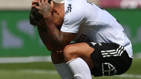 Colo Colo será denunciado por la ANFP por mal manejo del brote, informó Juan Cristóbal Guarello.