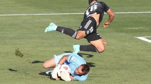 Universidad Católica cayó ante Colo Colo en el estadio Monumental, pero puede recuperar transitoriamente el liderato