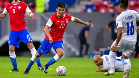 Alarcón dejó claro que quiere ser titular en Chile, pero no le resta méritos a sus compañeros