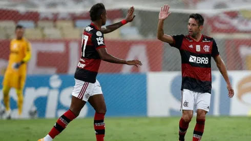 Mauricio Isla busca el bicampeonato en el Brasileirao.