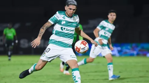 El chileno fue figura en el triunfo ante Pumas.
