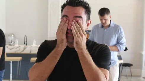 Xavi se despidió entre lágrimas del plantel del Al Sadd