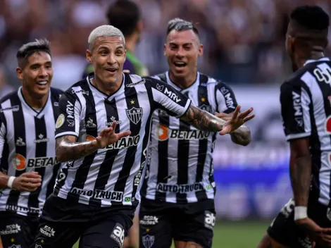 Vargas arma la jugada del gol del triunfo del líder Atlético Mineiro