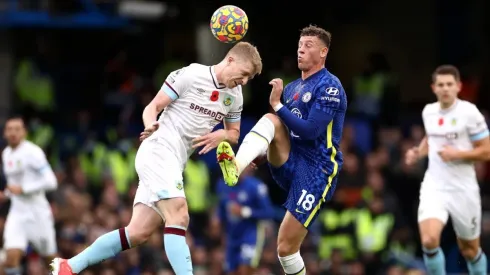 El Burnley le roba puntos en casa al Chelsea que no puede seguir escapando en la punta de la Premier League