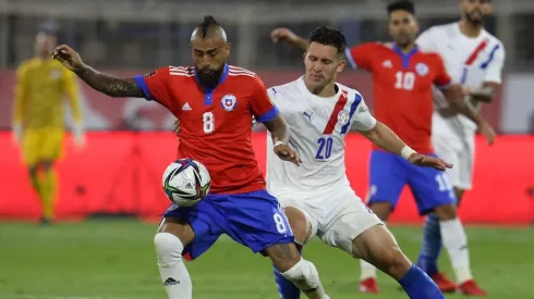 En Paraguay están a la espera del estreno de Barros Schelotto en la banca de la Albirroja, aunque tienen precaución con los jugadores de la Roja