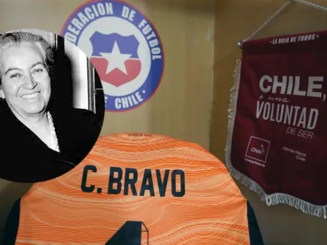 Gabriela Mistral presente en el banderín de Chile contra Paraguay