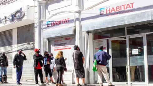 Cada AFP paga el bono al usuario.