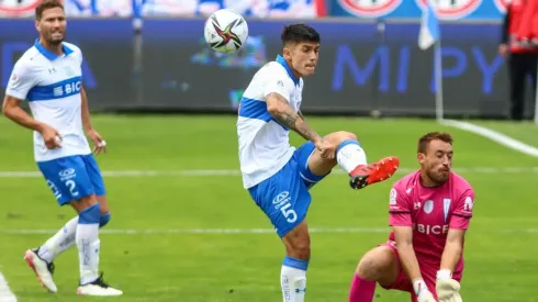 La autoridad sanitaria no decretó contactos estrecho a otros miembros del plantel de Universidad Católica