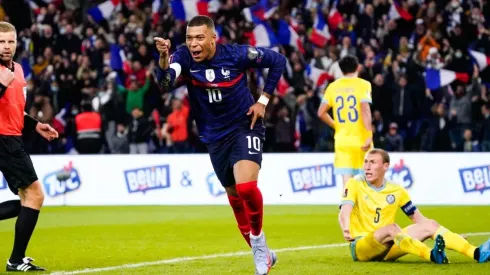 Kylian Mbappé se lució un cuatro goles sobre Kazajistán.