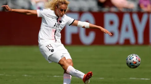 Kheira Hamraoui sufrió golpes por parte de varios atacadores.