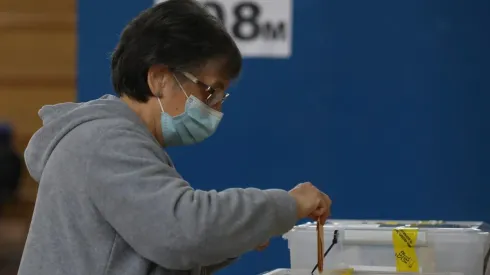 Conoce acá si es obligatorio o voluntario ir a votar este domingo.