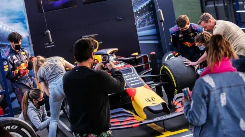 El simulador de Pit Stop de Red Bull nuevamente recorre Santiago y agenda dos puntos para estos días.
