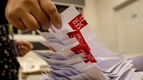 ¿Puedo ir a votar el domingo si me toca trabajar?