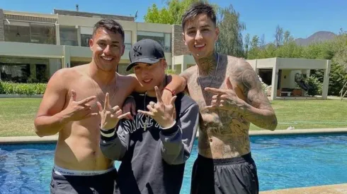 La tarde de piscina de los seleccionados nacionales Iván Morales, Erick Pulgar y el cantante urbano Pailita
