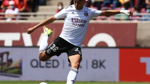 Pablo Solari vistiendo la camiseta de Colo Colo, Campeonato Nacional 2021.