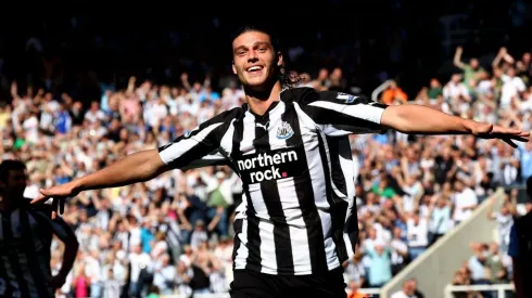 El increíble destino de Andy Carroll tras "orbitar" Colo Colo