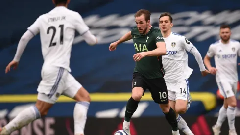 Leeds espera volver al triunfo ante el Tottenham de Conte.