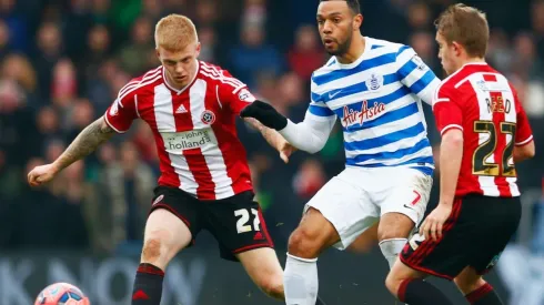 Terry Kennedy vistiendo la camiseta de Sheffield United antes de su retiro