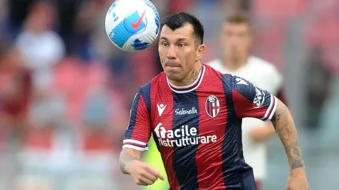 Gary Medel fue titular, pero no pudo evitar la derrota del Bologna