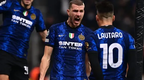 Edin Dzeko anotó un doblete y dejó al Inter a un paso de octavos de la Champions