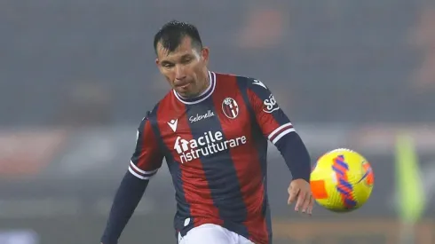 Gary Medel fue titular en el triunfo del Bologna