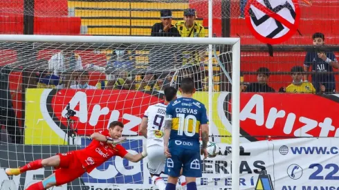 Los hinchas de Melipilla se unieron en contra del fascismo en el duelo ante Everton