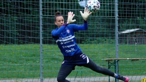 Chile va por el título ante las locales.