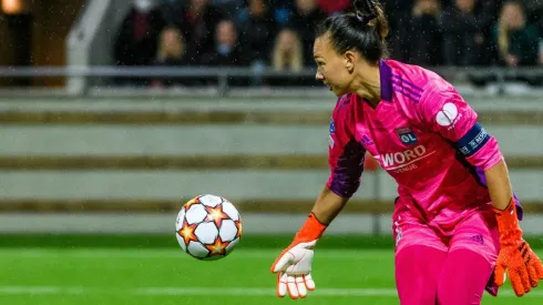 La portera chilena entregará un premio con su nombre en la primera gala del fútbol femenino en Chile.