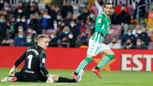 La definición de Juanmi Jiménez que le dio la victoria al Betis sobre el Barcelona