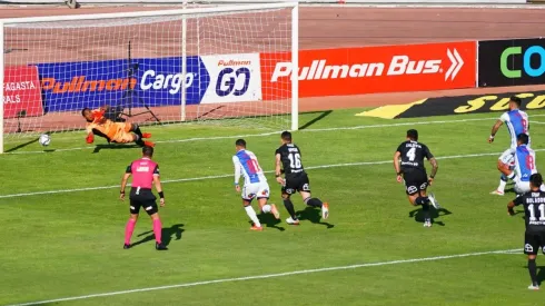 Antofagasta le pega a Colo Colo en su ilusión por alcanzar a la UC en la última fecha.