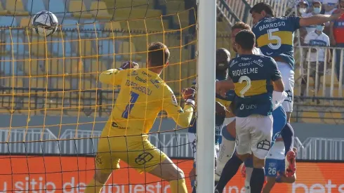 Barroso metió el balón en puerta propia a los 37'.