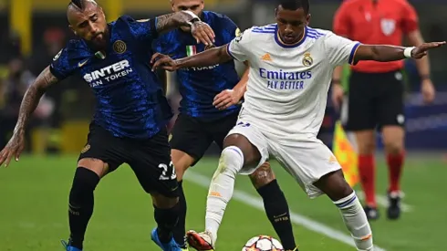 Arturo Vidal y Alexis Sánchez visitan al Real Madrid.