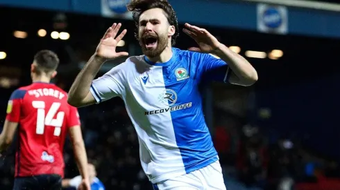 Ben Brereton Díaz anotó el gol del triunfo ante el Preston North End, que terminó con la salida de su técnico